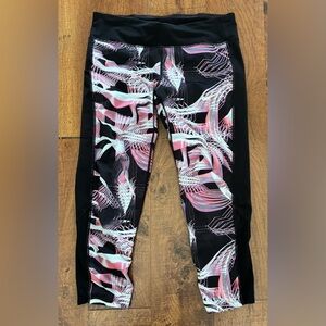 Nike cropped drifit leggings women Sz Medium